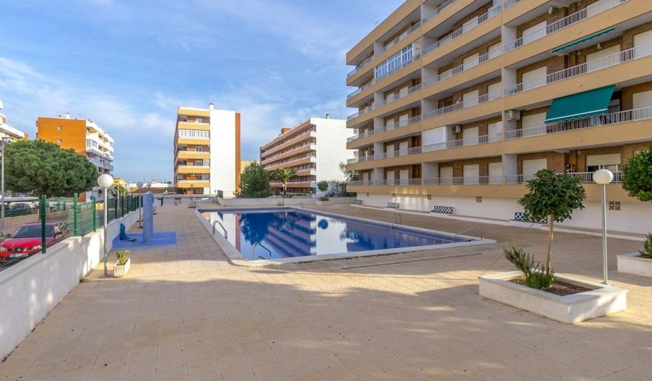 Herverkoop - Appartement / Flat - Torrevieja - Punta prima