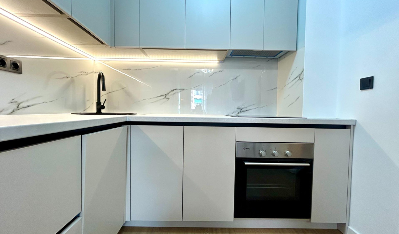 Herverkoop - Appartement / Flat - Torrevieja - Punta prima
