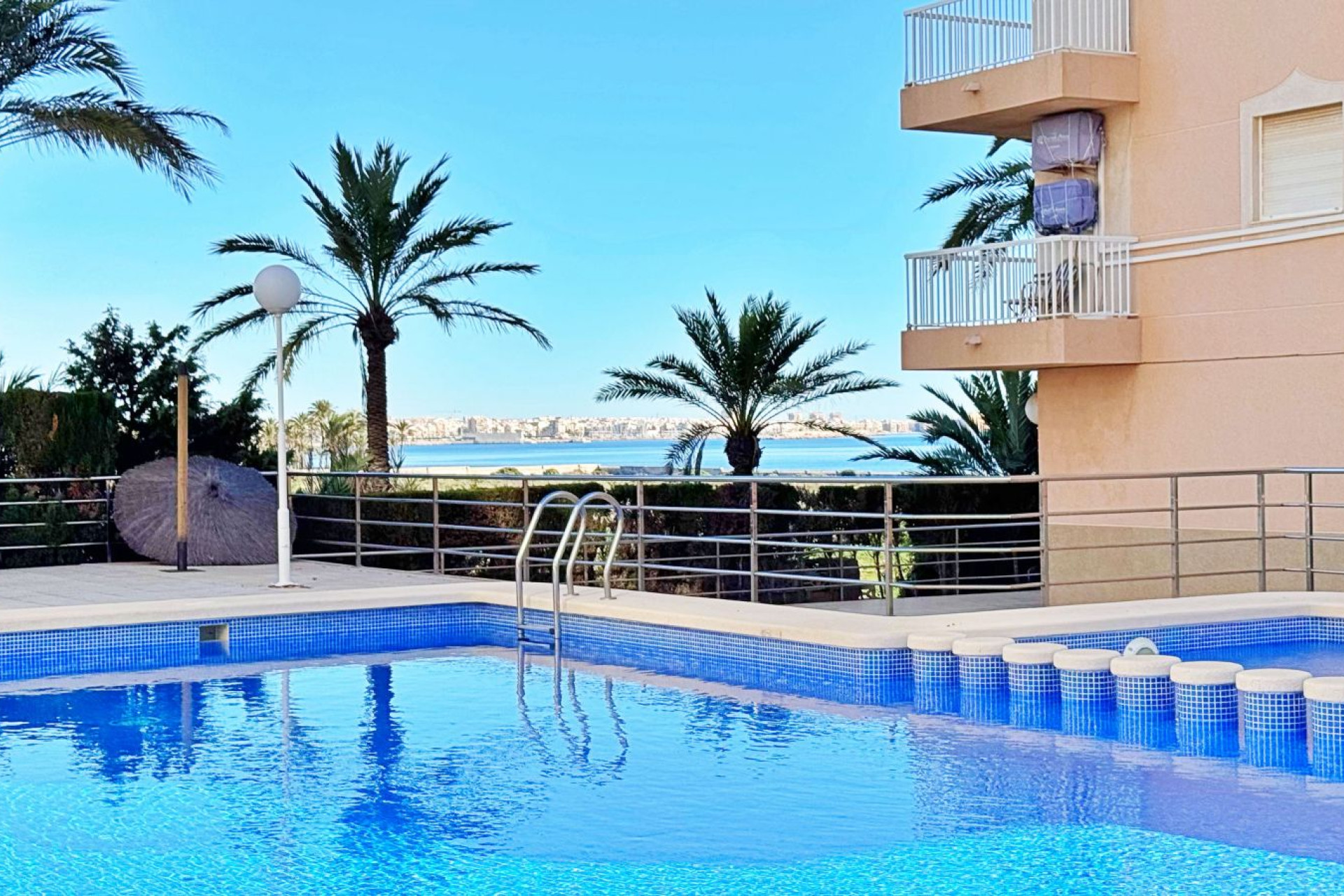 Herverkoop - Appartement / Flat - Torrevieja - Rocio del Mar