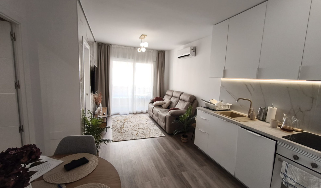Herverkoop - Appartement / Flat - Torrevieja - Torrevieja Centro