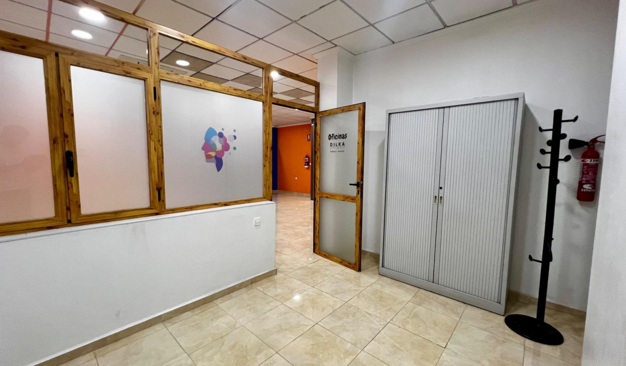 Herverkoop - Commerciële eenheid - Beniel