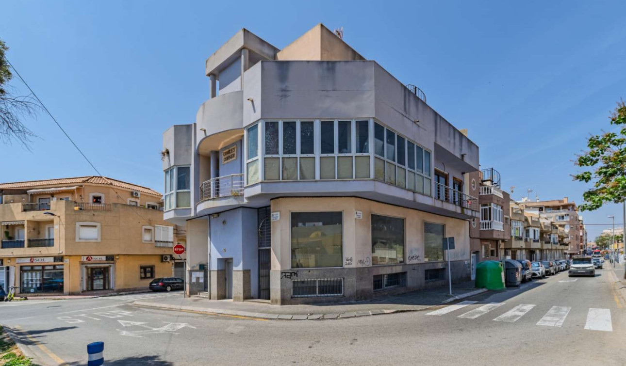 Herverkoop - Commerciële eenheid - Torrevieja - Antonio Machado