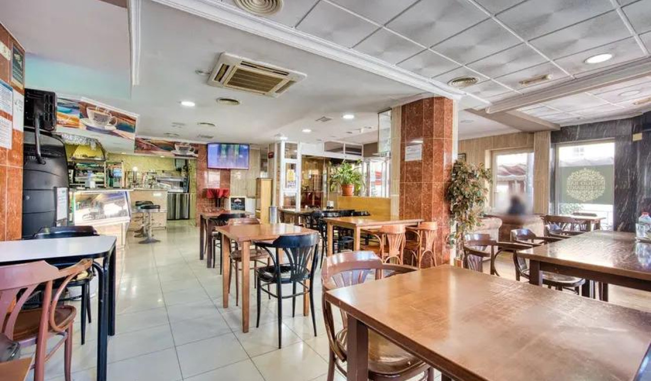 Herverkoop - Commerciële eenheid - Torrevieja - Centro