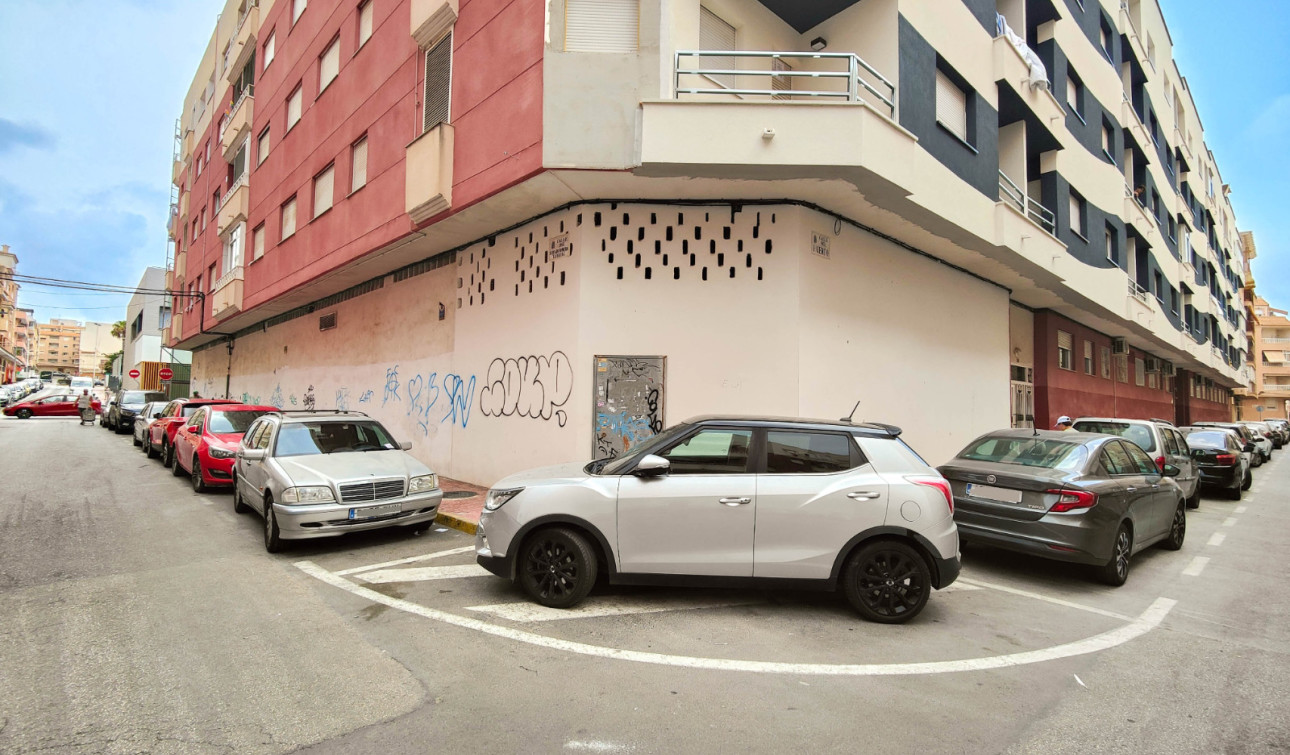 Herverkoop - Commerciële eenheid - Torrevieja - El Acequión - Los Náufragos