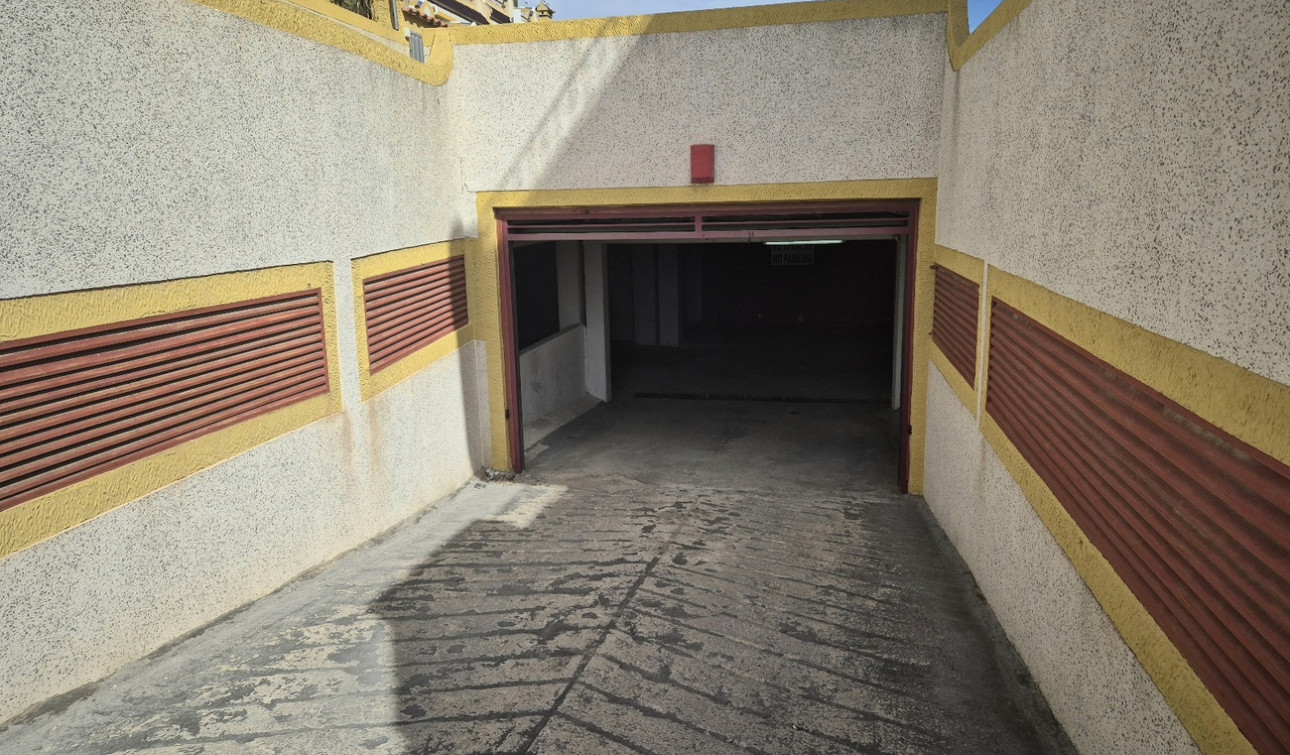 Herverkoop - Garage - Orihuela Costa - La Florida