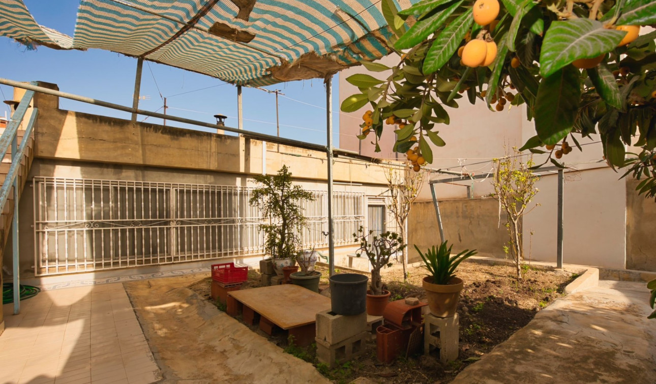 Herverkoop - Halfvrijstaande villa - Benijofar