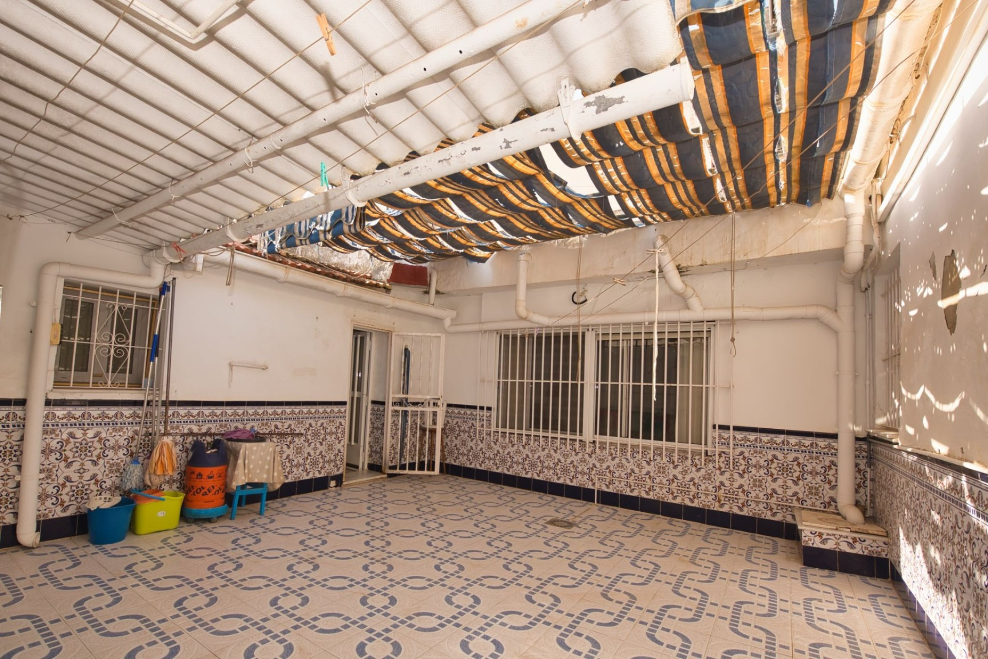 Herverkoop - Halfvrijstaande villa - Benijofar