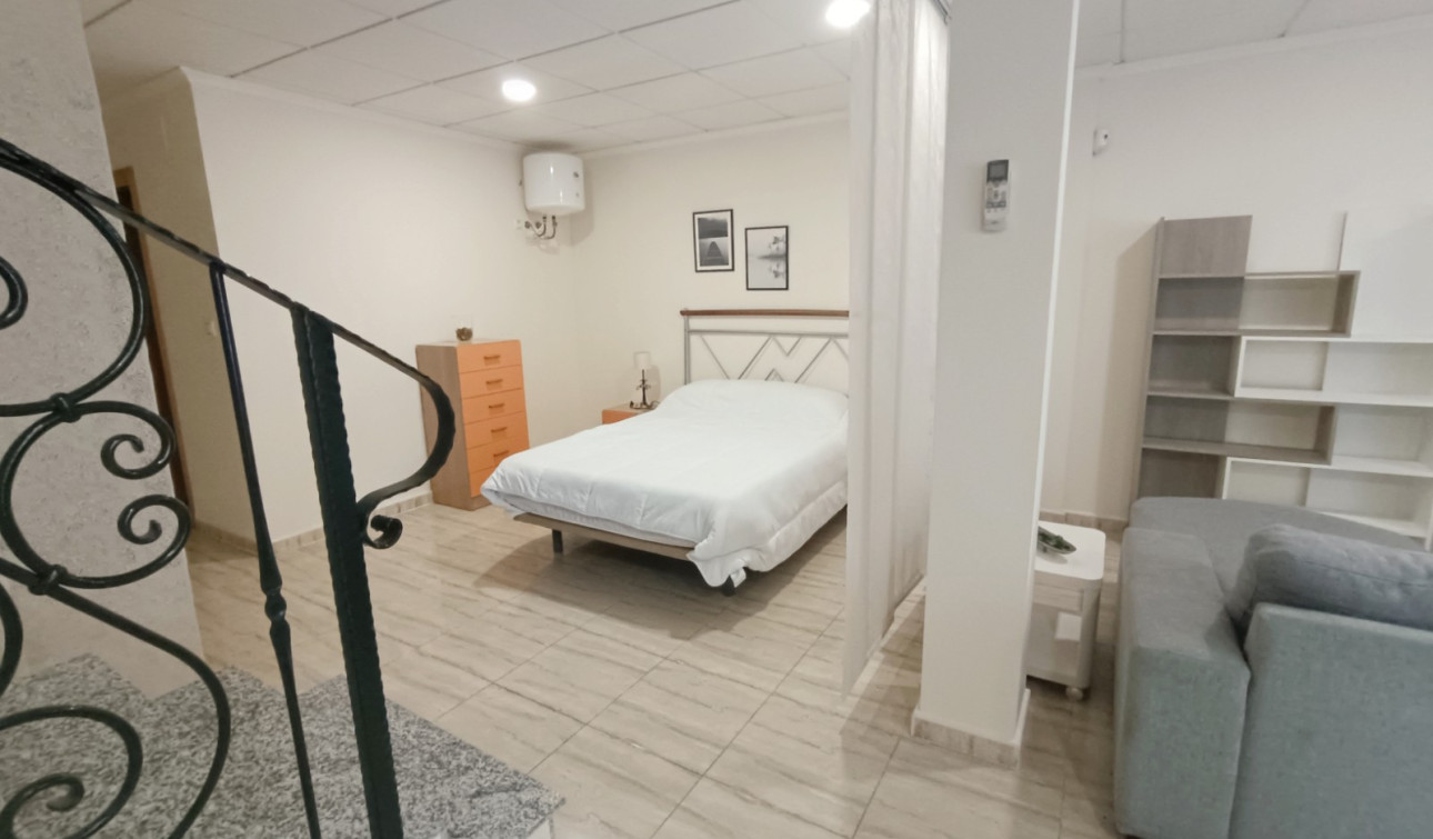 Herverkoop - Halfvrijstaande villa - Ciudad Quesada