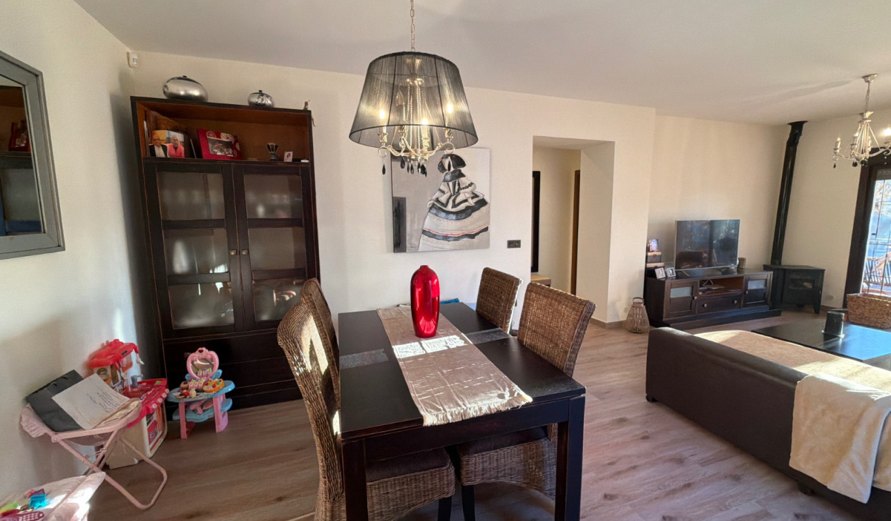 Herverkoop - Halfvrijstaande villa - Dolores