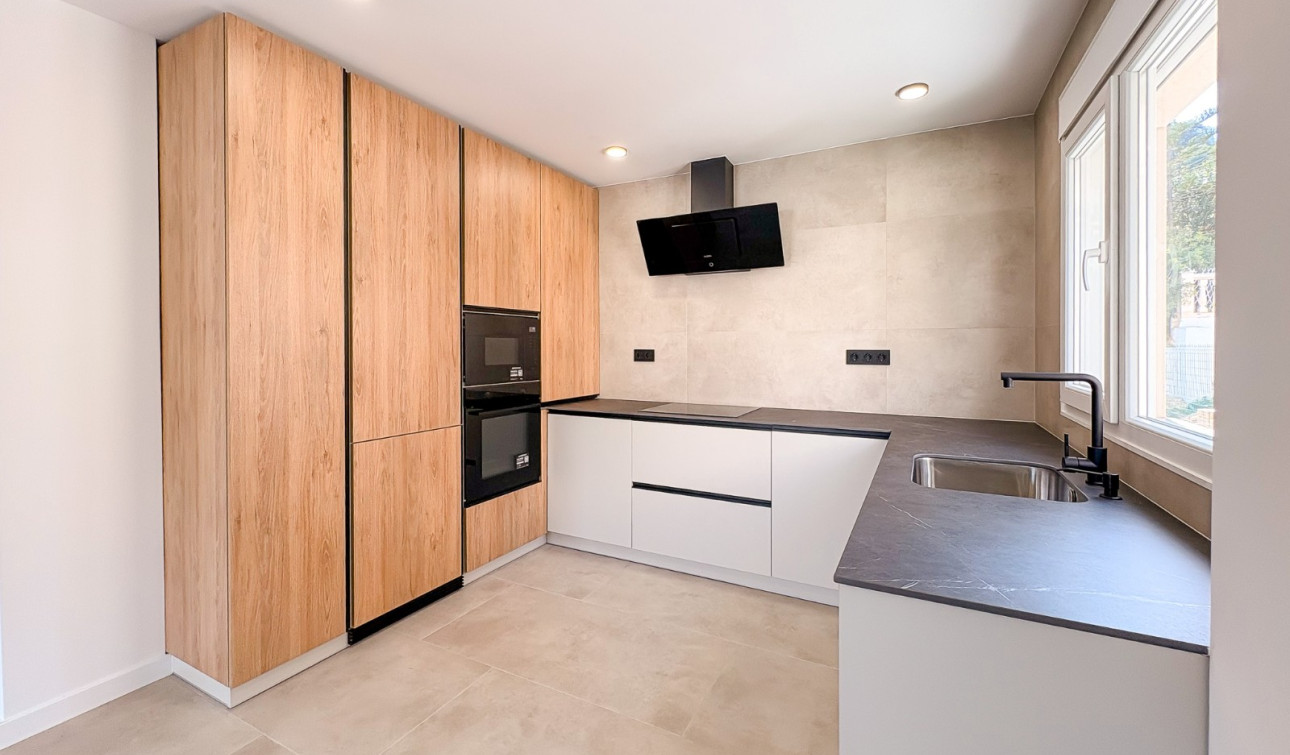 Herverkoop - Halfvrijstaande villa - El Campello - Pueblo Acantilado - Venta Lanuza