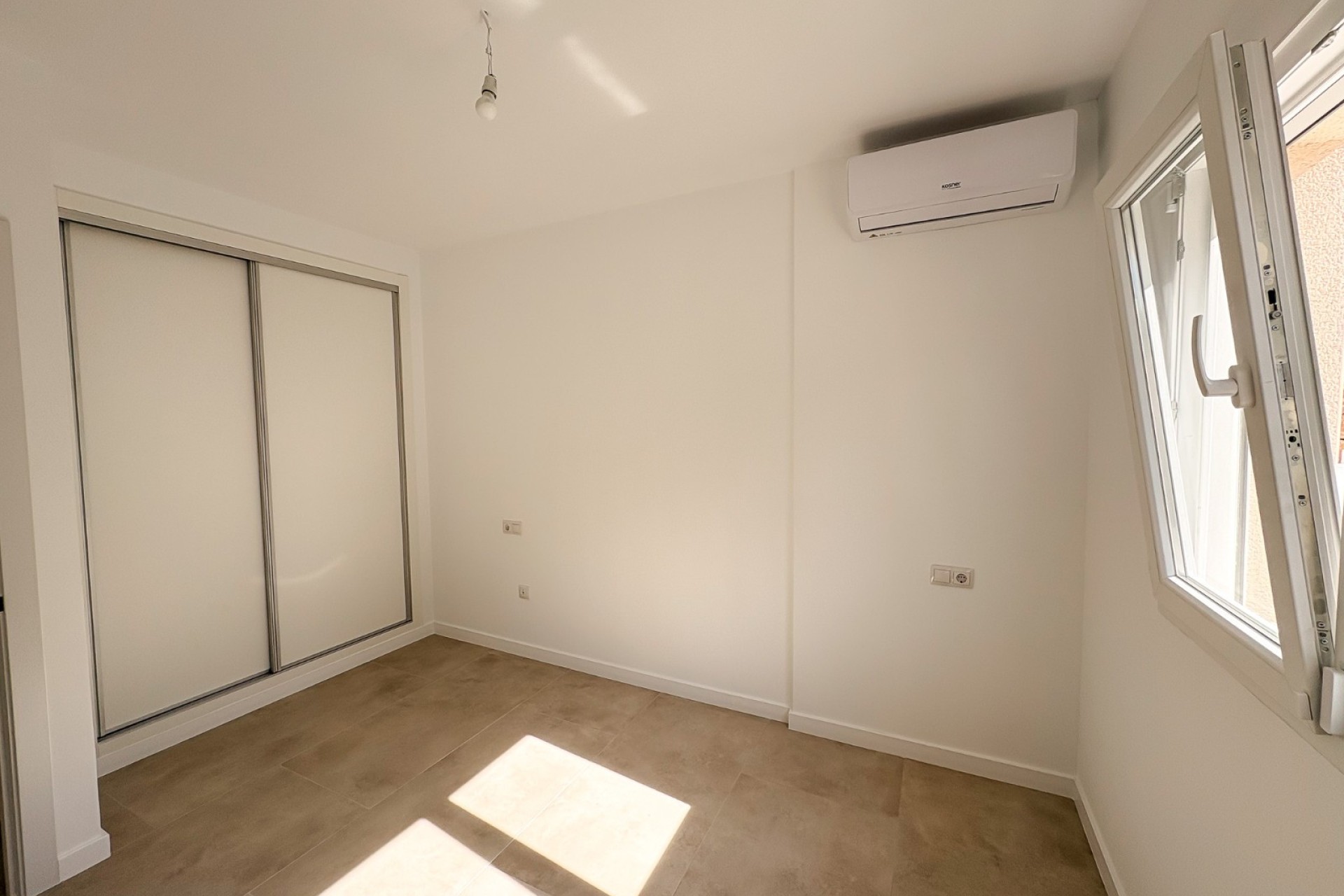 Herverkoop - Halfvrijstaande villa - El Campello - Pueblo Acantilado - Venta Lanuza