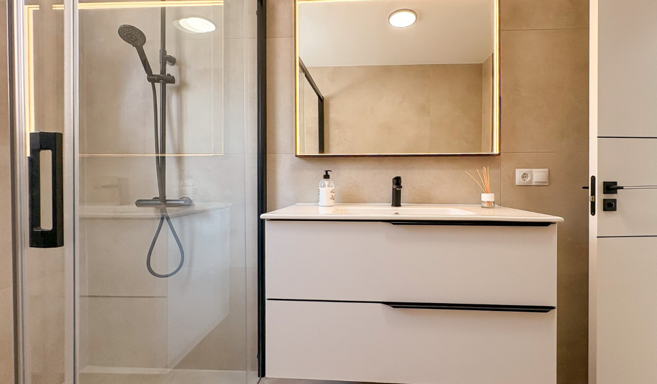 Herverkoop - Halfvrijstaande villa - El Campello - Pueblo Acantilado - Venta Lanuza