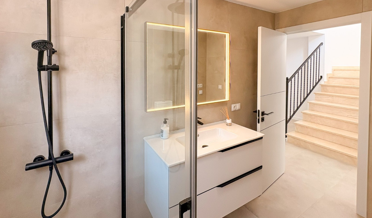 Herverkoop - Halfvrijstaande villa - El Campello - Pueblo Acantilado - Venta Lanuza