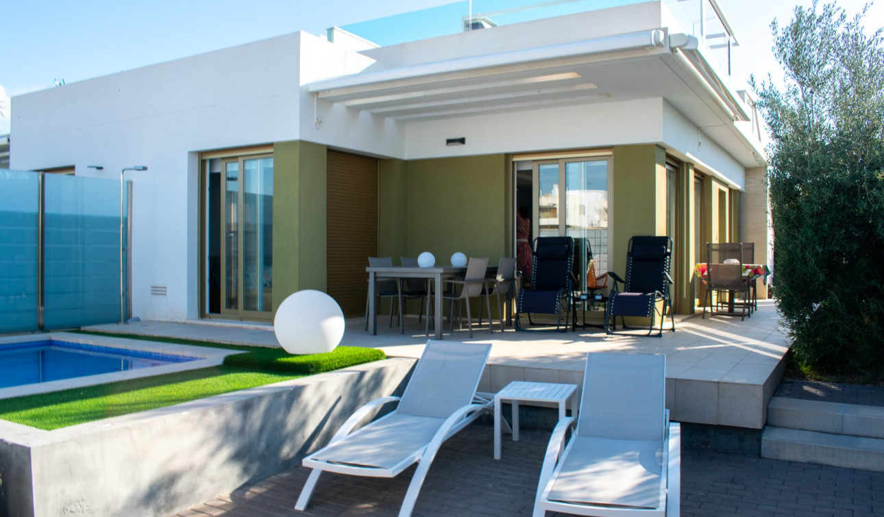 Herverkoop - Halfvrijstaande villa - Entre Naranjos