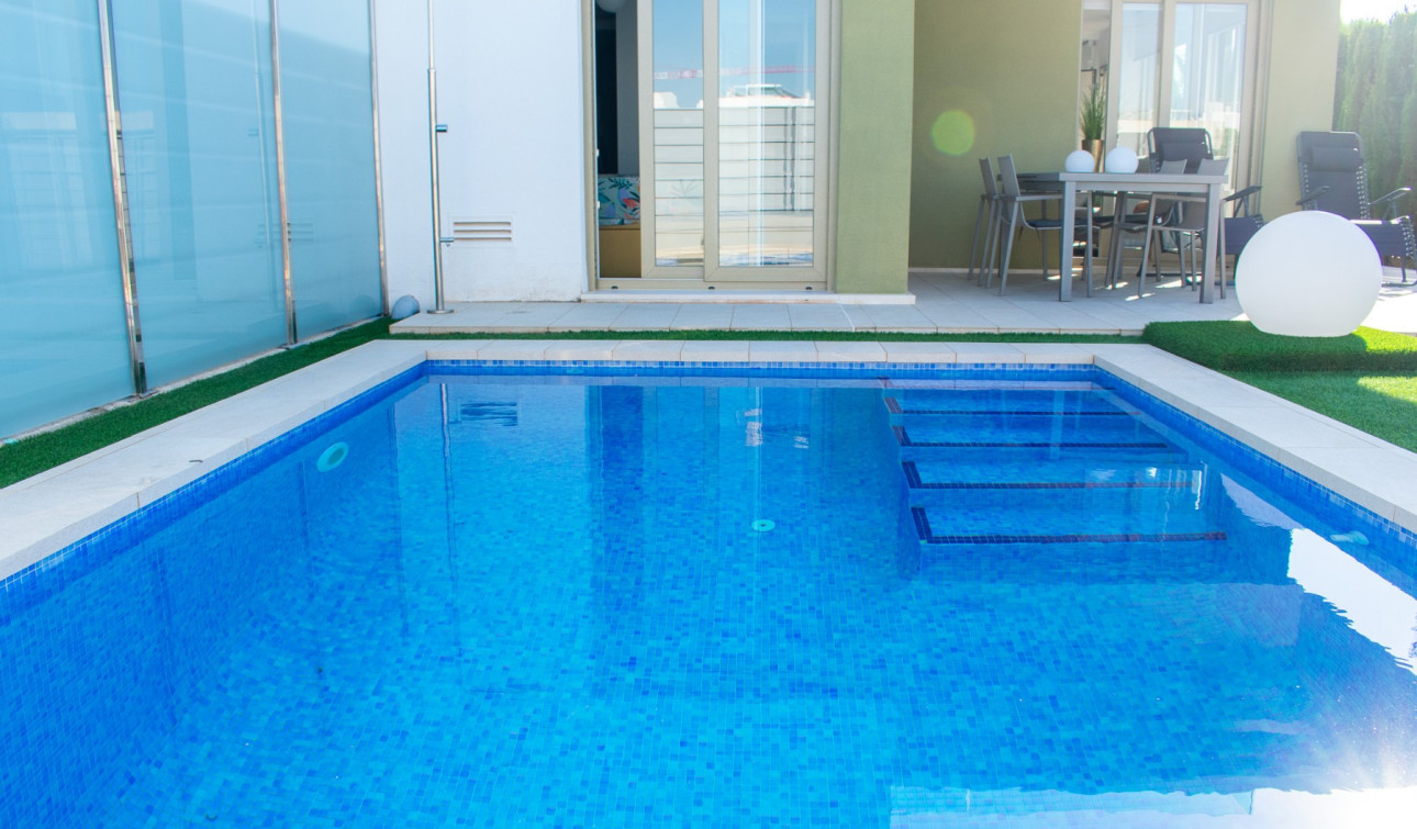 Herverkoop - Halfvrijstaande villa - Entre Naranjos