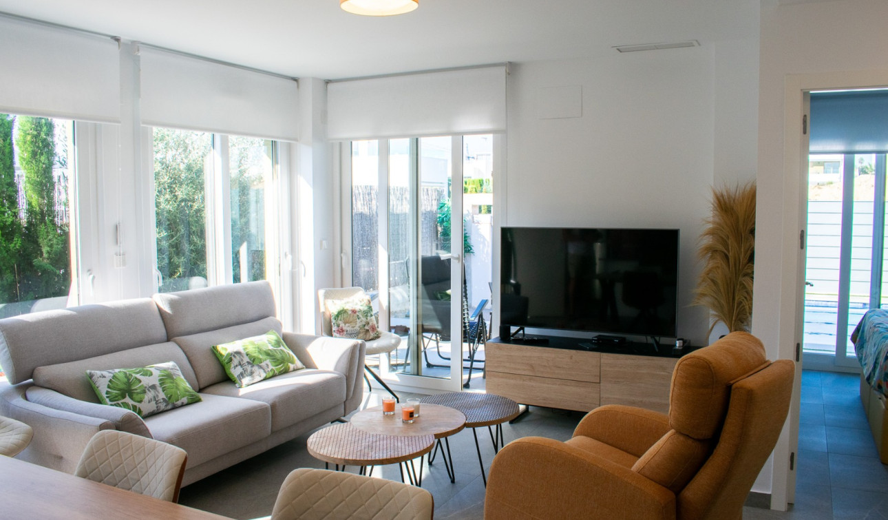 Herverkoop - Halfvrijstaande villa - Entre Naranjos