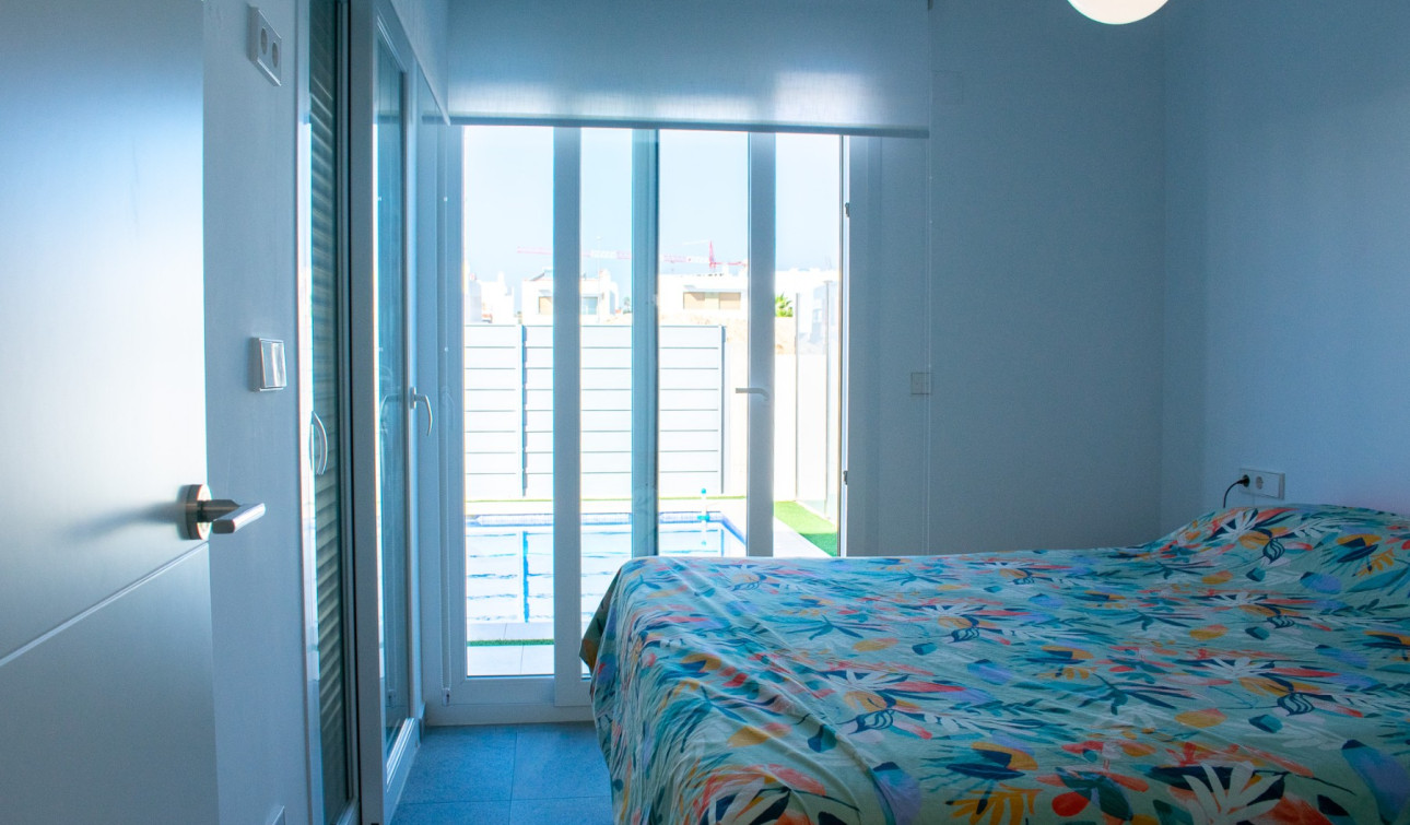 Herverkoop - Halfvrijstaande villa - Entre Naranjos