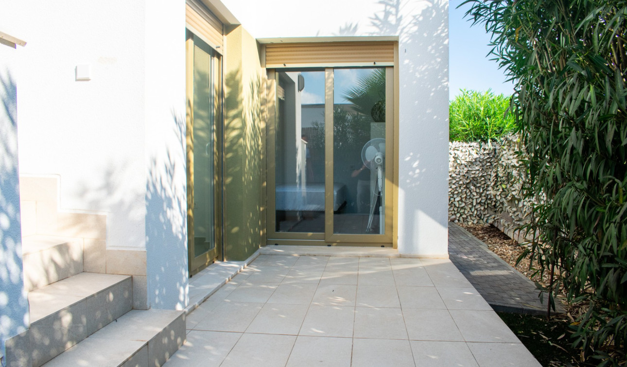 Herverkoop - Halfvrijstaande villa - Entre Naranjos