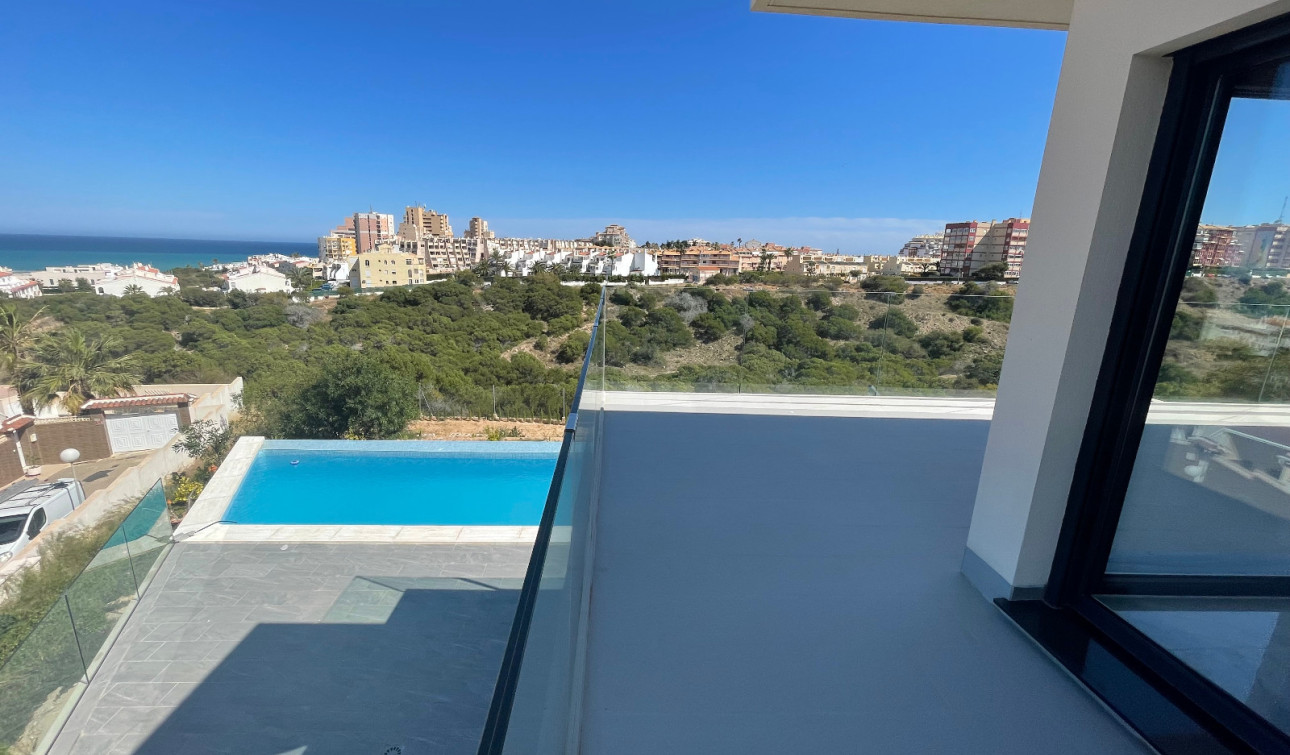 Herverkoop - Halfvrijstaande villa - La Mata