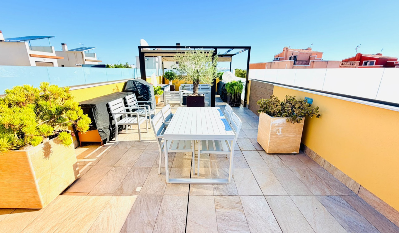 Herverkoop - Halfvrijstaande villa - Los Montesinos - La Herada