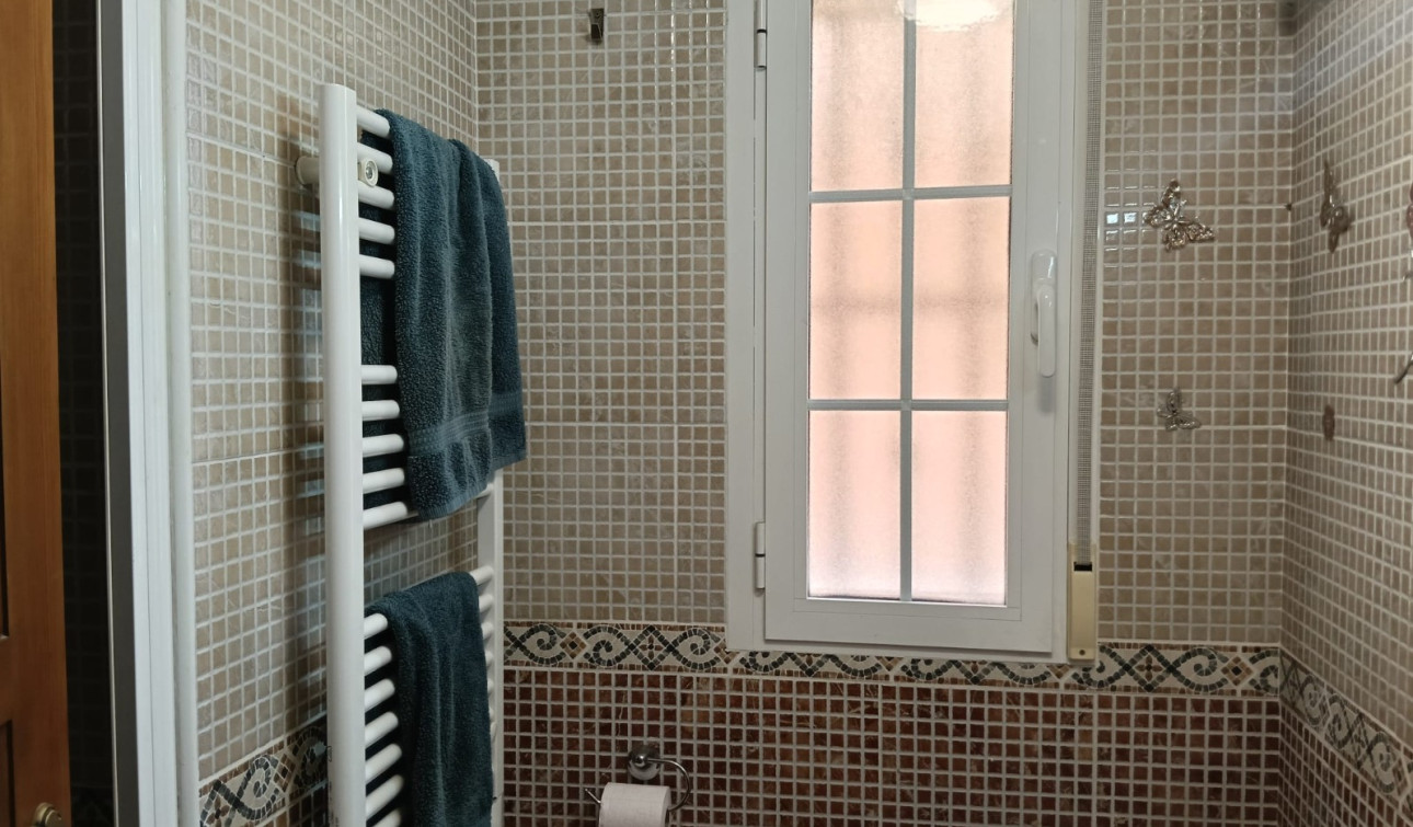 Herverkoop - Halfvrijstaande villa - Los Montesinos - La Herrada