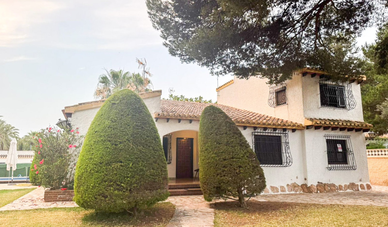 Herverkoop - Halfvrijstaande villa - Orihuela Costa - Punta Prima