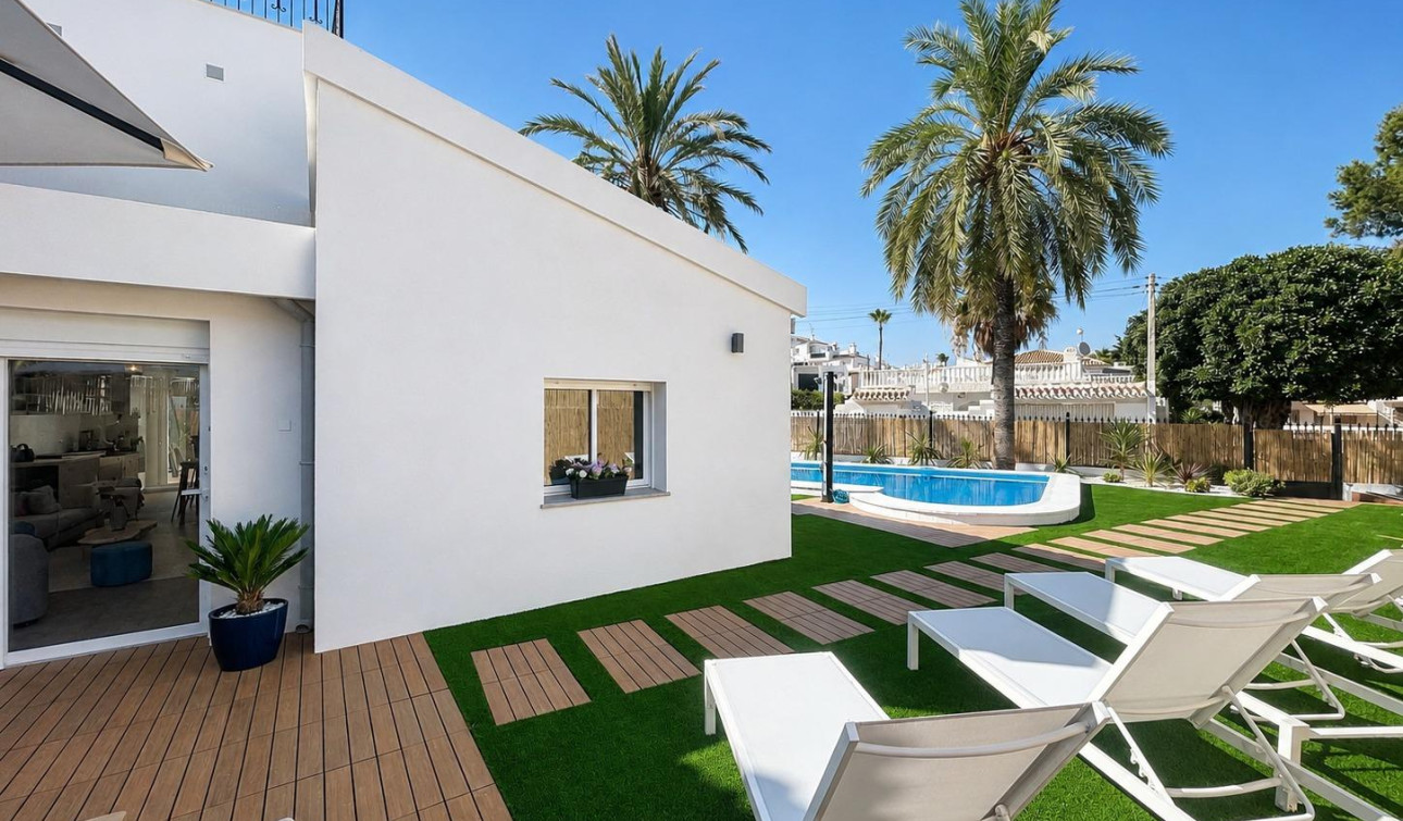 Herverkoop - Halfvrijstaande villa - Orihuela Costa - Punta Prima