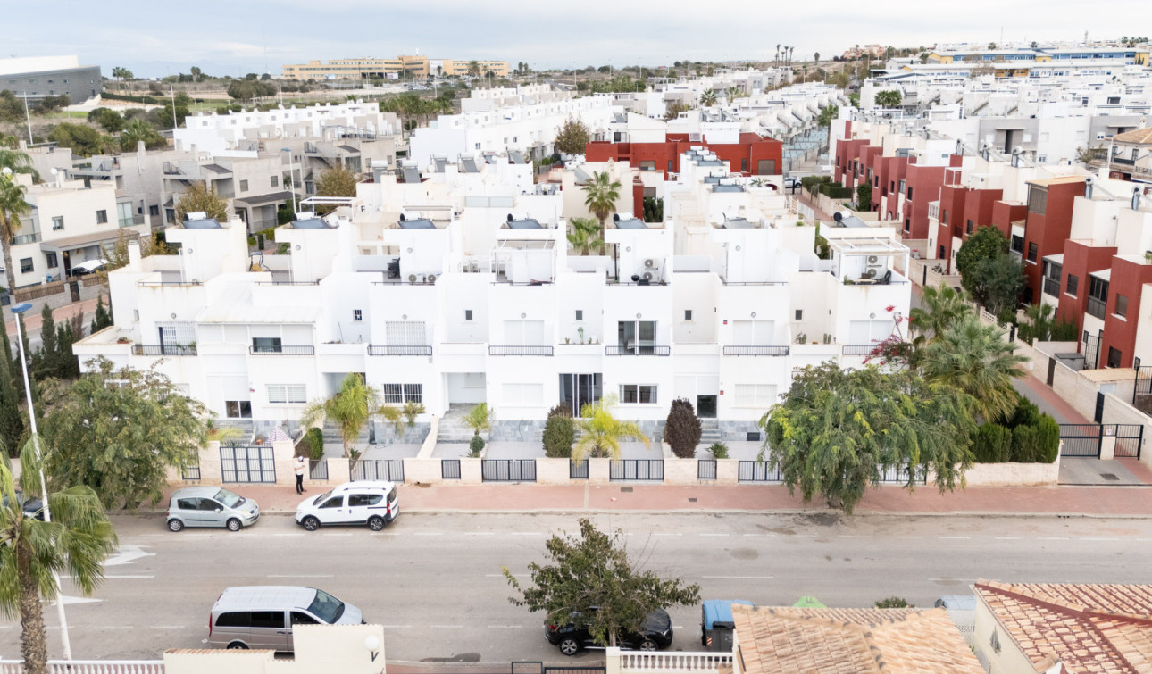 Herverkoop - Halfvrijstaande villa - Torrevieja - Aguas Nuevas