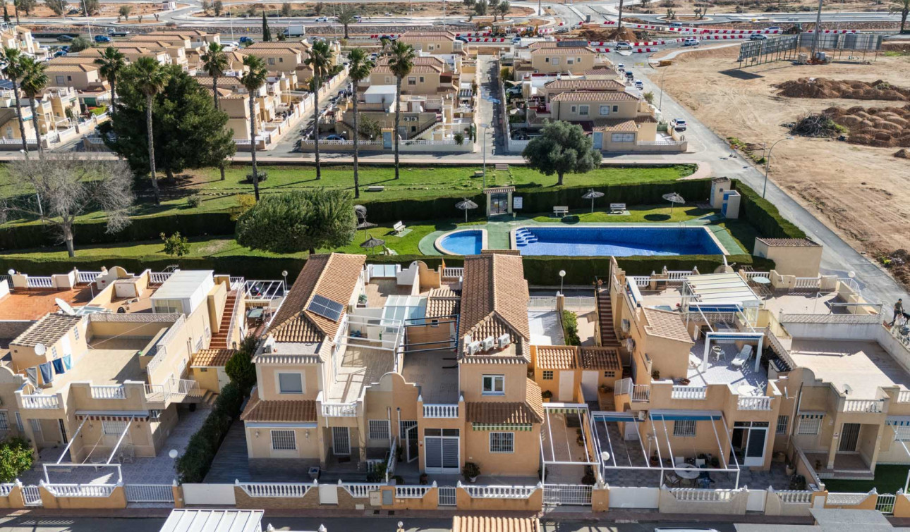 Herverkoop - Halfvrijstaande villa - Torrevieja - El Limonar