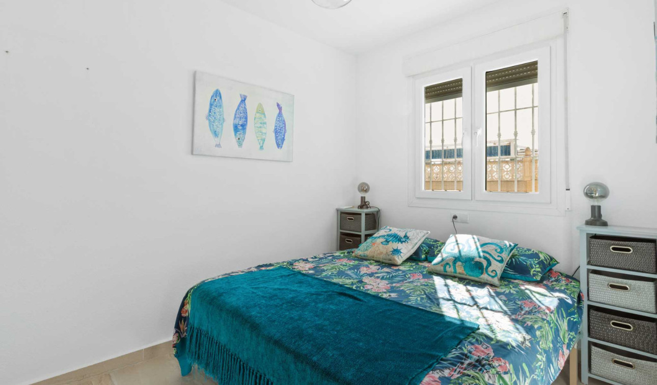 Herverkoop - Halfvrijstaande villa - Torrevieja - El Limonar