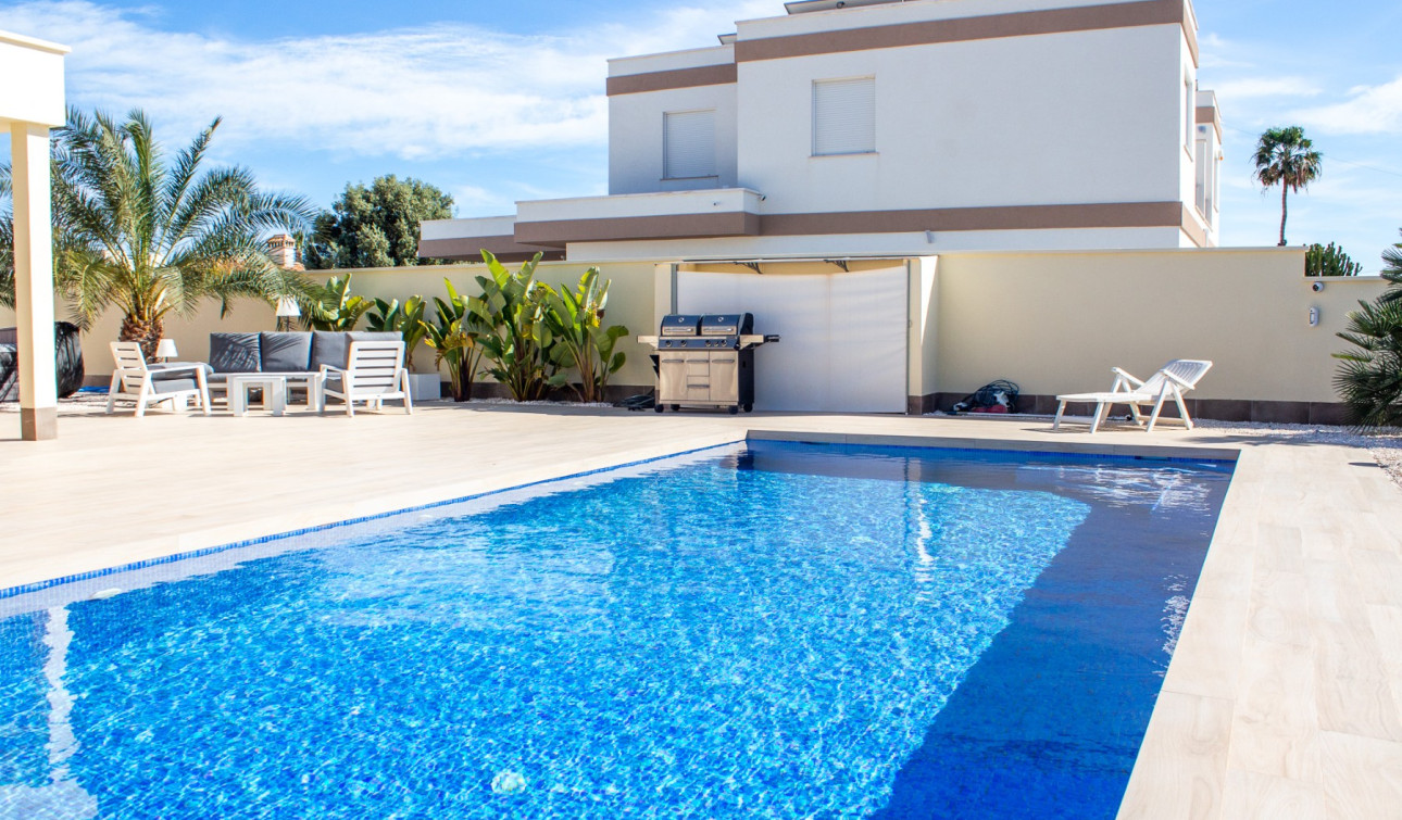 Herverkoop - Halfvrijstaande villa - Torrevieja - La Siesta - El Salado - Torreta