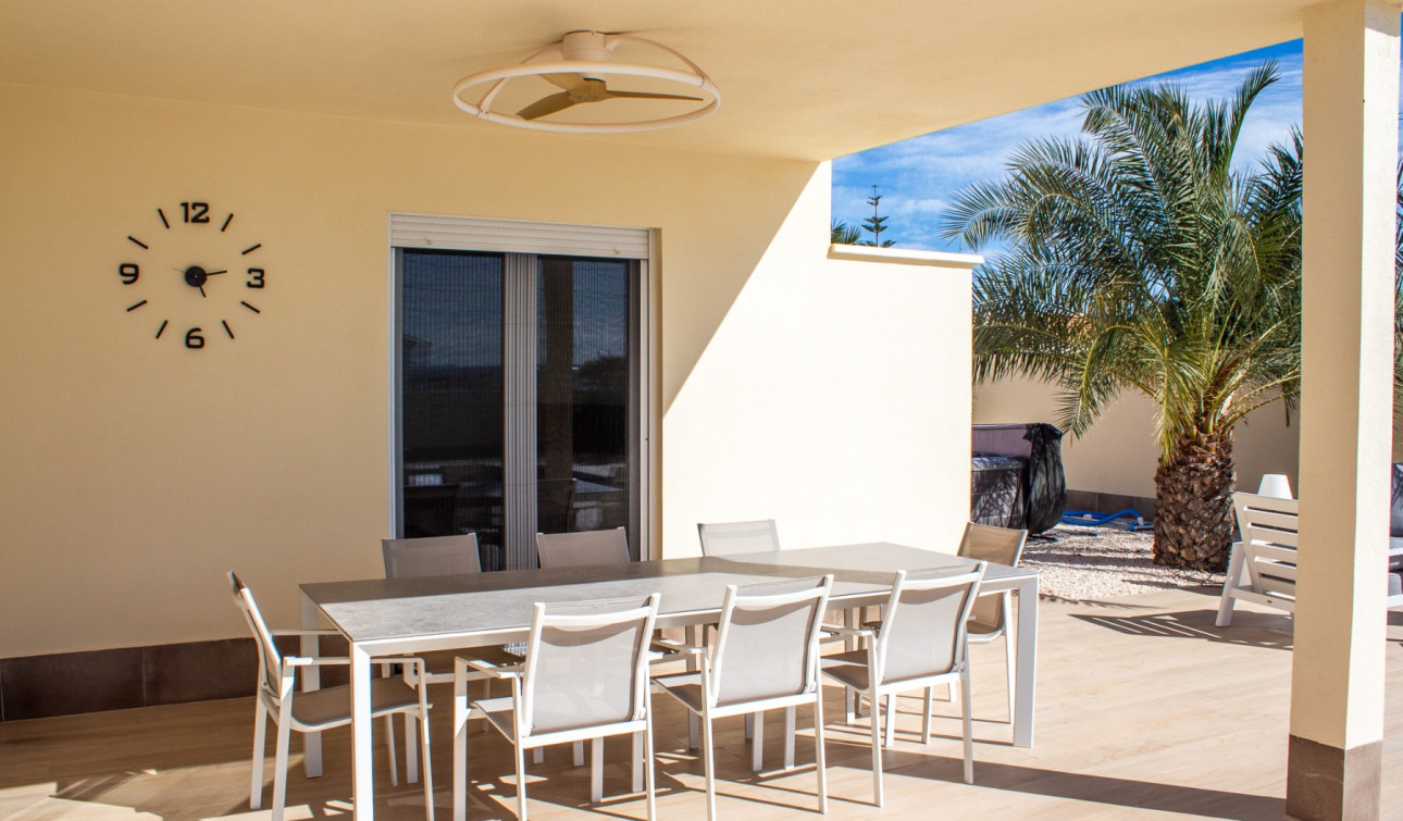 Herverkoop - Halfvrijstaande villa - Torrevieja - La Siesta - El Salado - Torreta