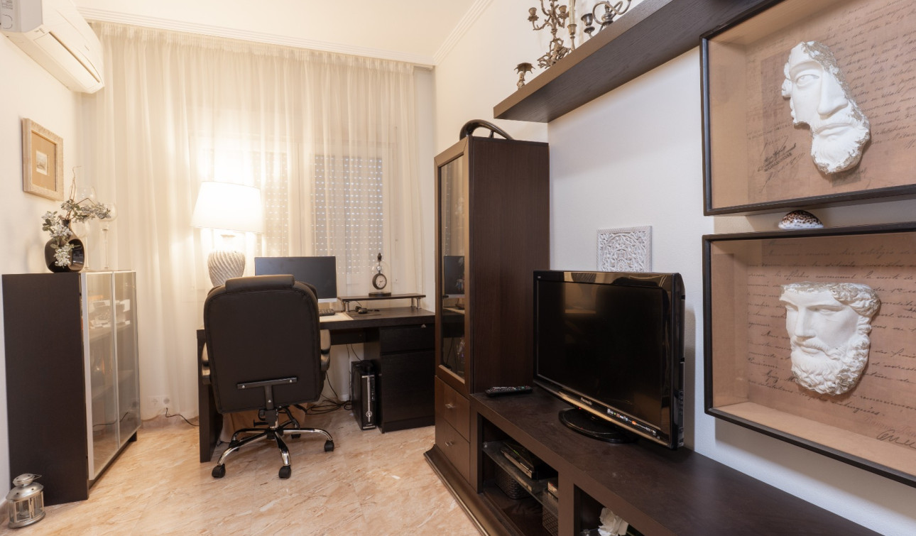 Herverkoop - Halfvrijstaande villa - Torrevieja - Los Balcones