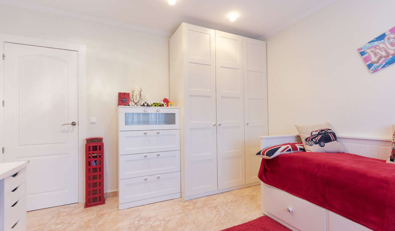 Herverkoop - Halfvrijstaande villa - Torrevieja - Los Balcones