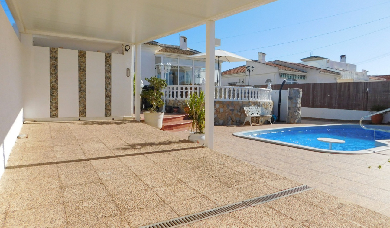 Herverkoop - Halfvrijstaande villa - Torrevieja - San Luis