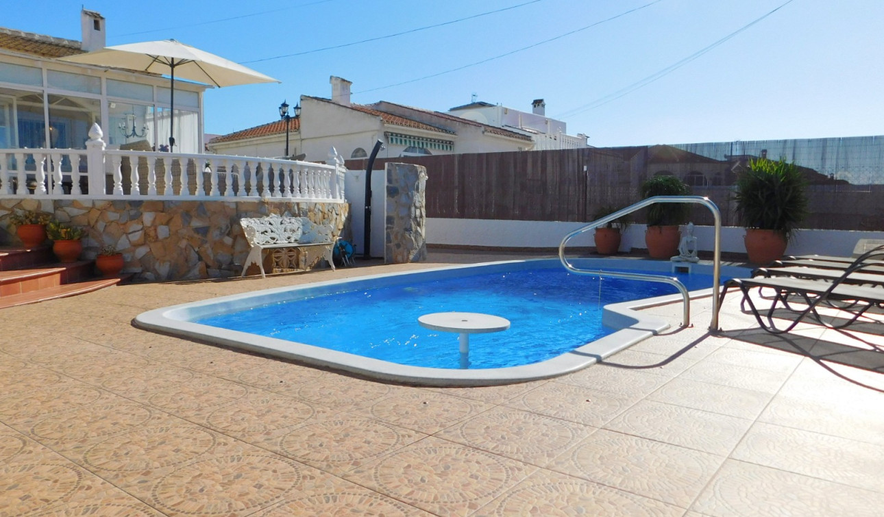 Herverkoop - Halfvrijstaande villa - Torrevieja - San Luis