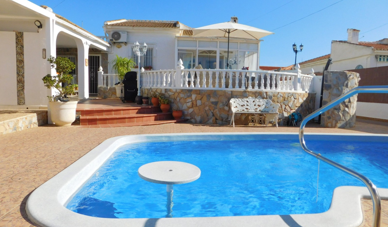 Herverkoop - Halfvrijstaande villa - Torrevieja - San Luis