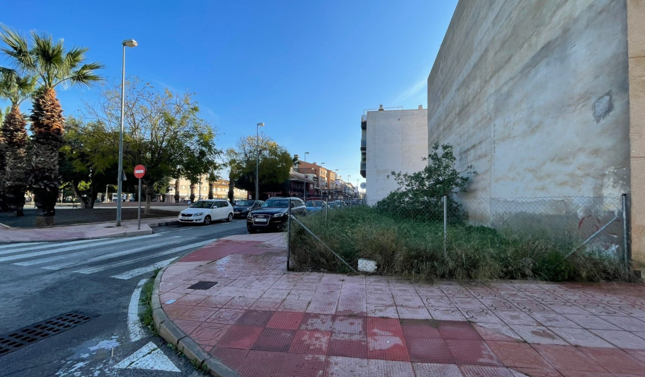 Herverkoop - Perceel / Grond - Rojales