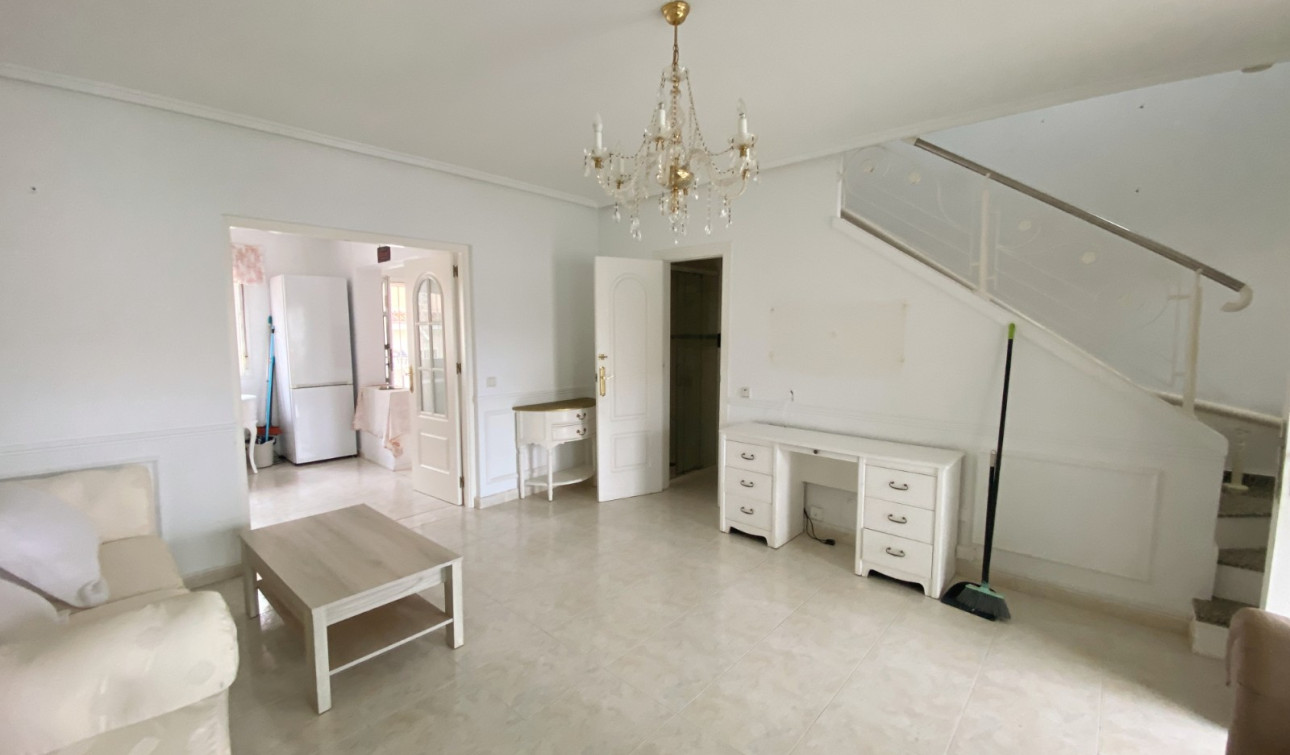 Herverkoop - Stadshuis - Benijofar - Monte Azul/ El Dorado