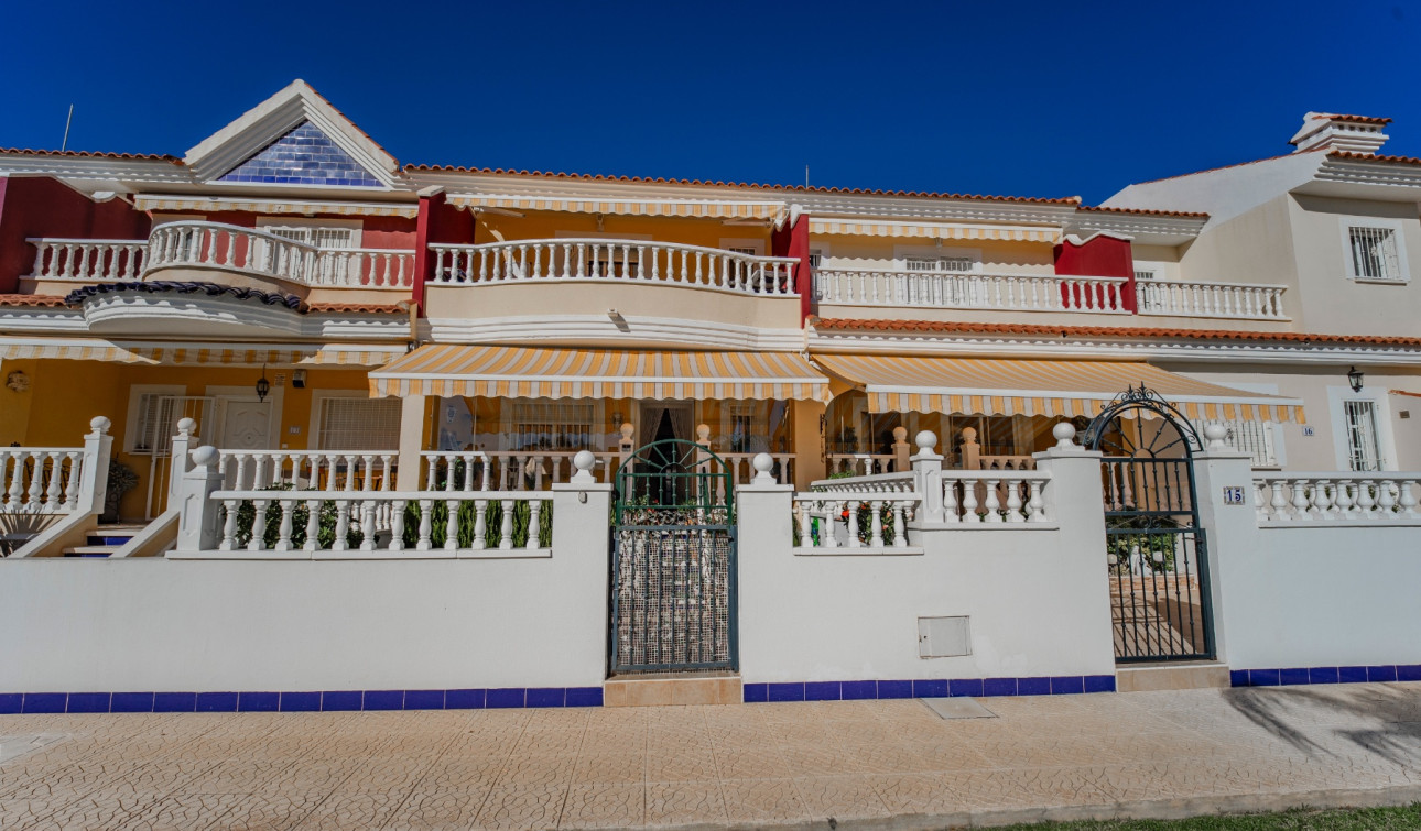 Herverkoop - Stadshuis - Ciudad Quesada - Lo Marabú