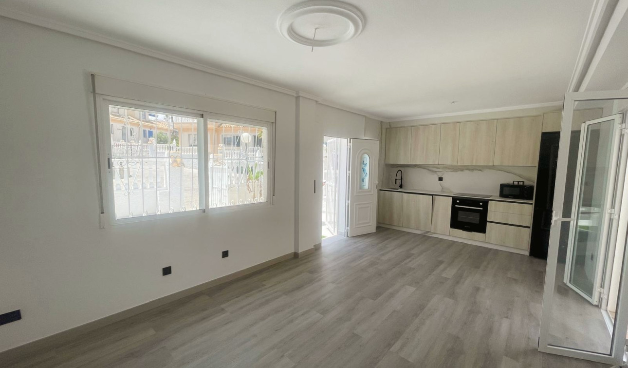 Herverkoop - Stadshuis - Ciudad Quesada - Upper Golf
