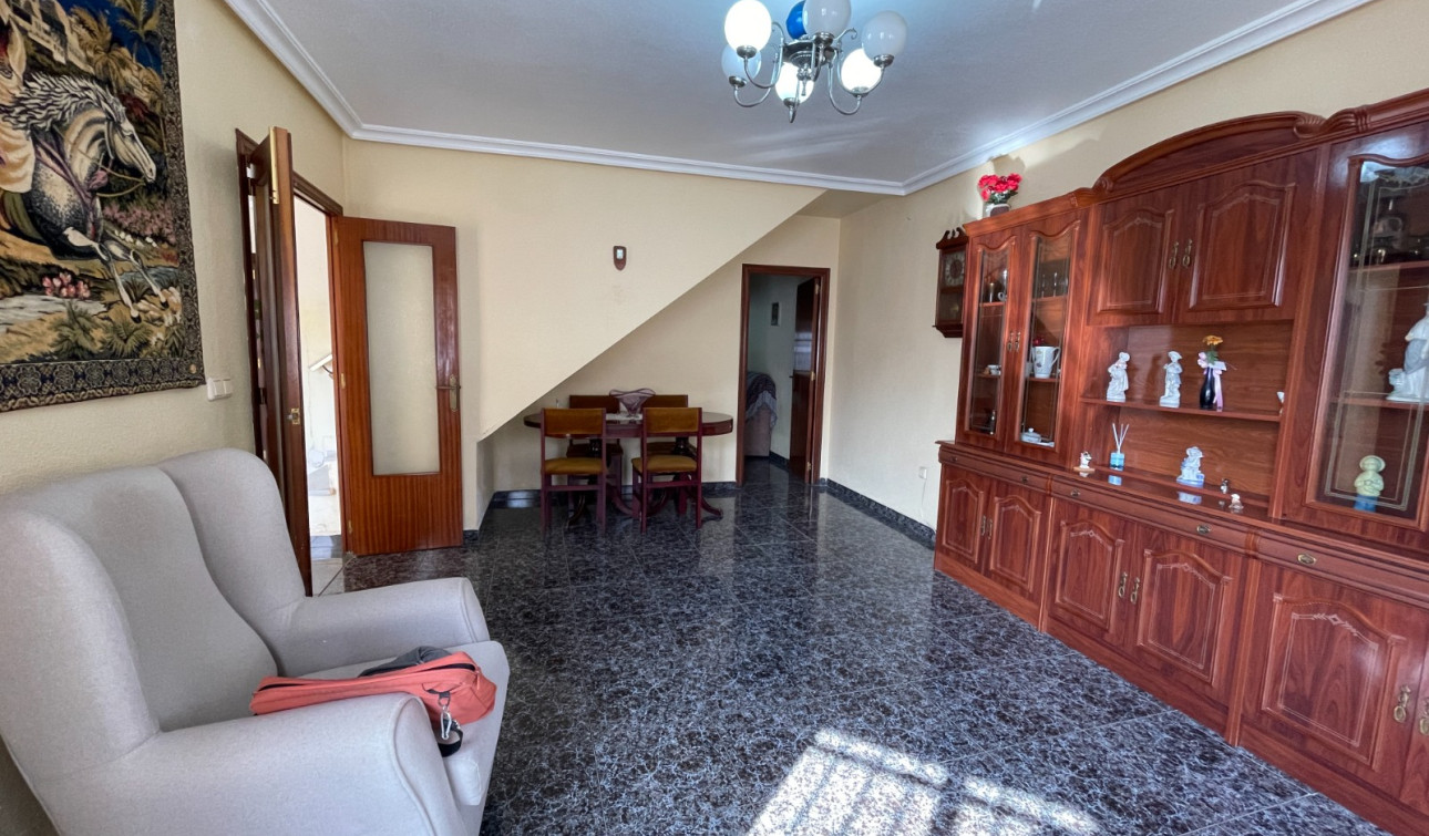 Herverkoop - Stadshuis - Jacarilla - Comunidad Valenciana