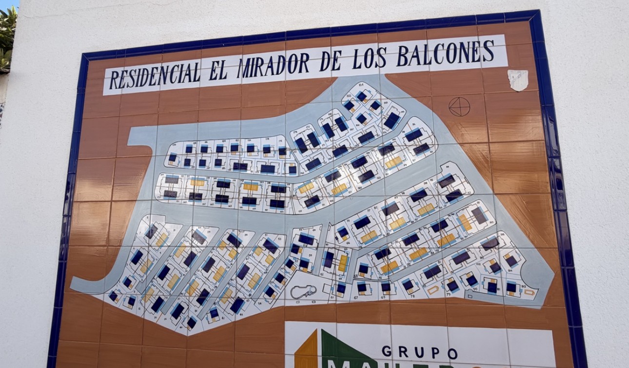 Herverkoop - Stadshuis - Los Balcones