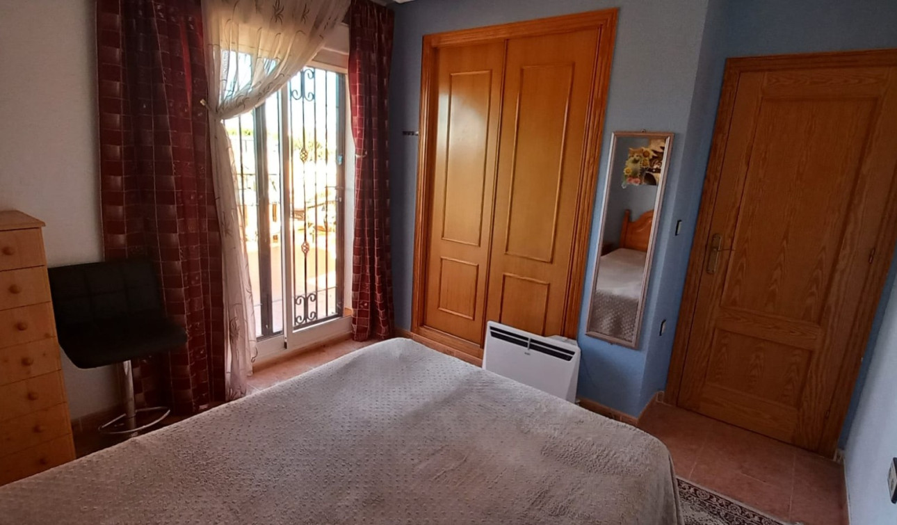 Herverkoop - Stadshuis - Los Montesinos - La Herrada