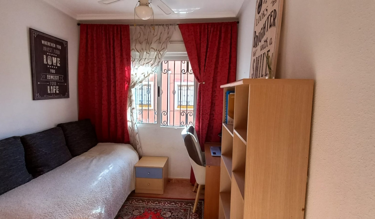 Herverkoop - Stadshuis - Los Montesinos - La Herrada