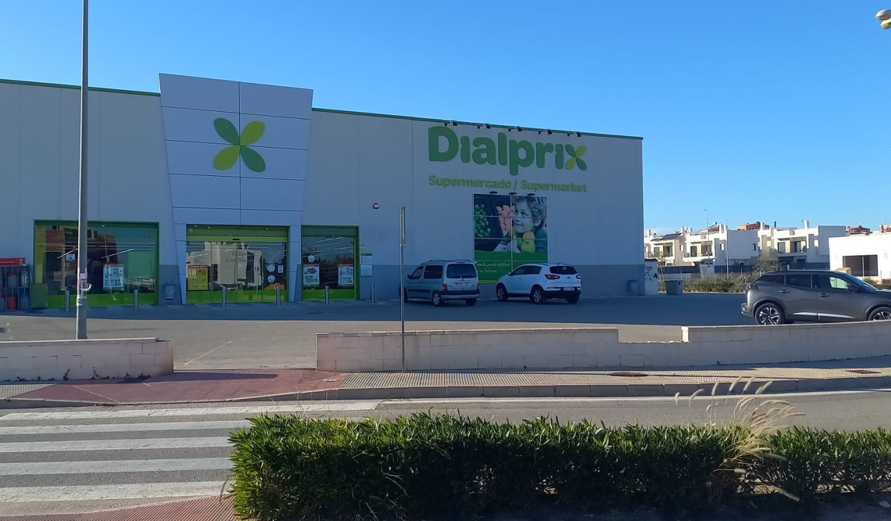 Herverkoop - Stadshuis - Los Montesinos - La Herrada