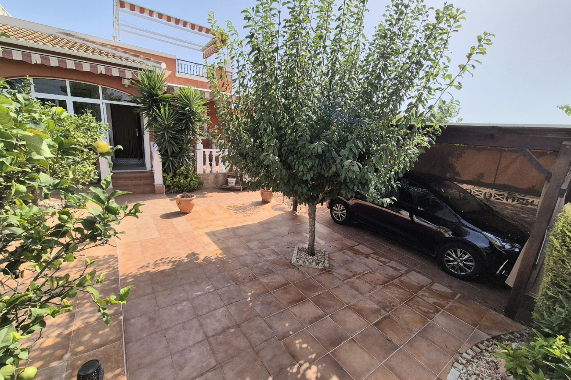 Herverkoop - Stadshuis - Los Montesinos - La Herrada