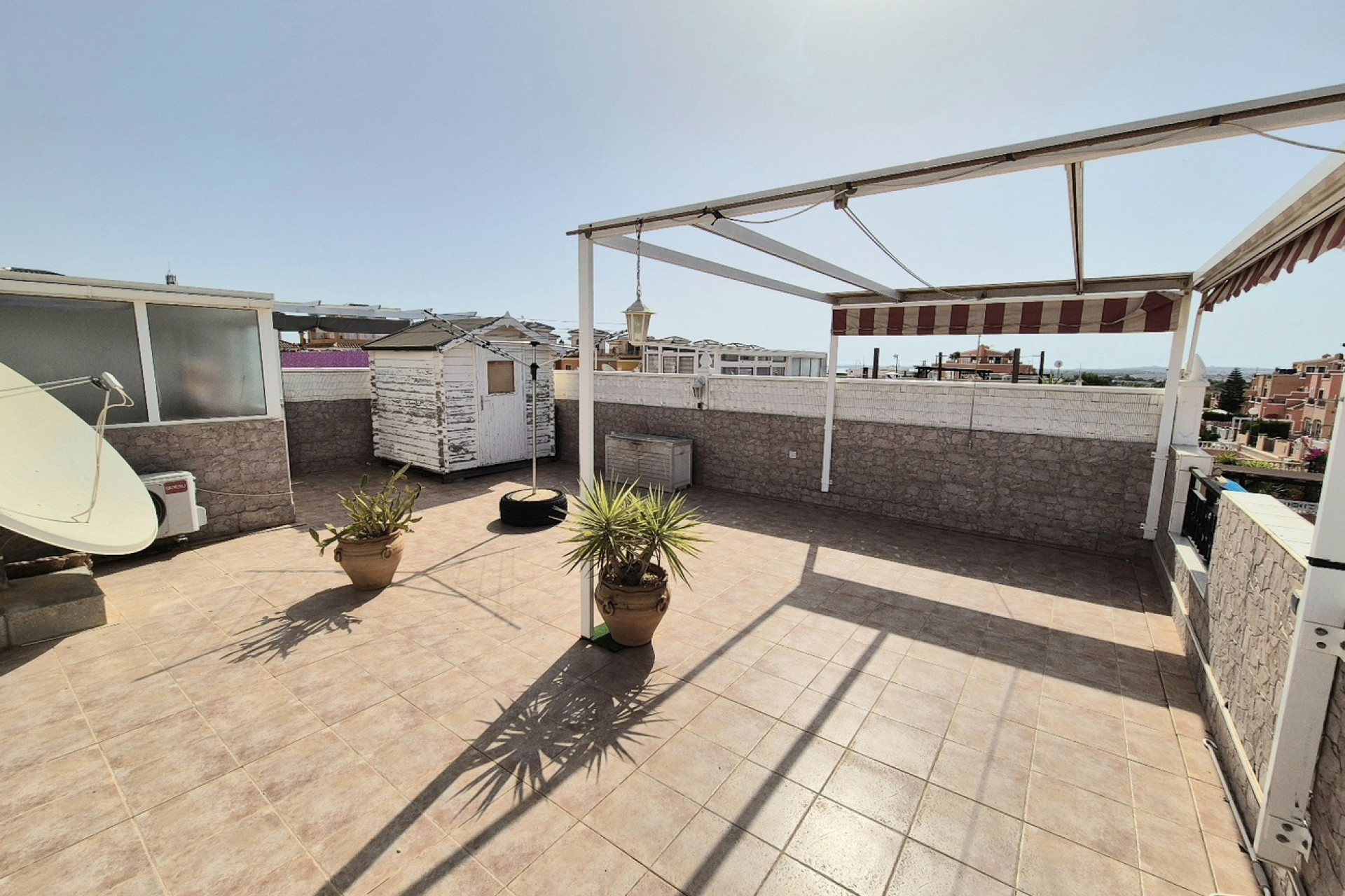 Herverkoop - Stadshuis - Los Montesinos - La Herrada