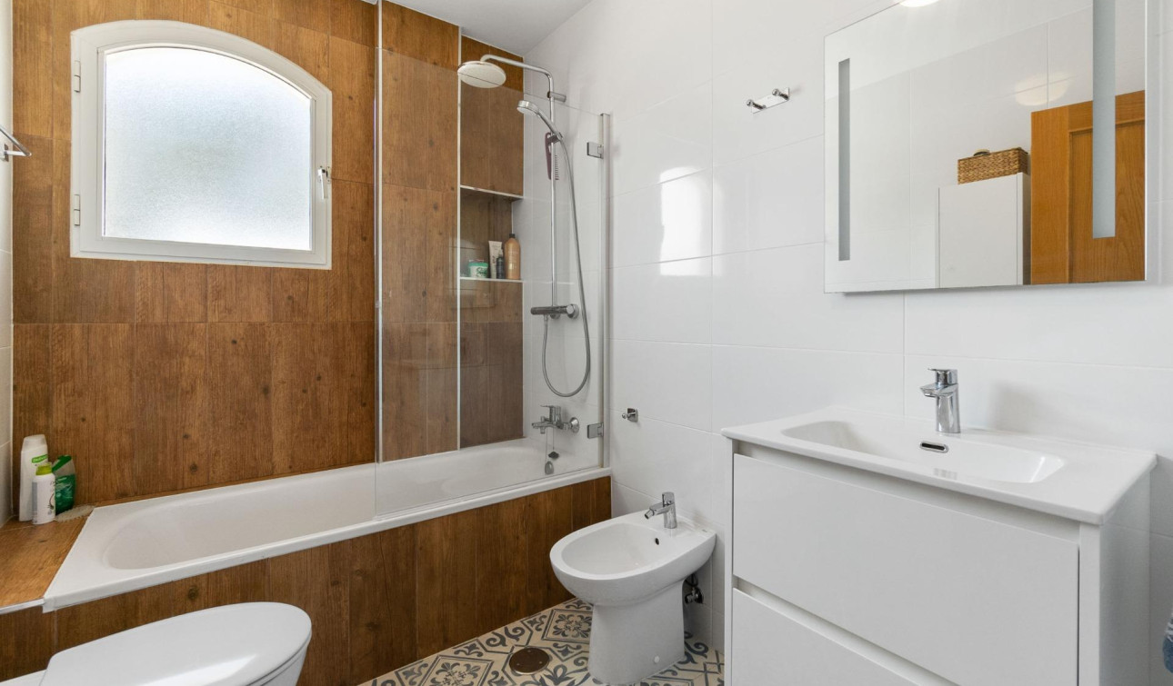 Herverkoop - Stadshuis - Orihuela Costa - Campoamor
