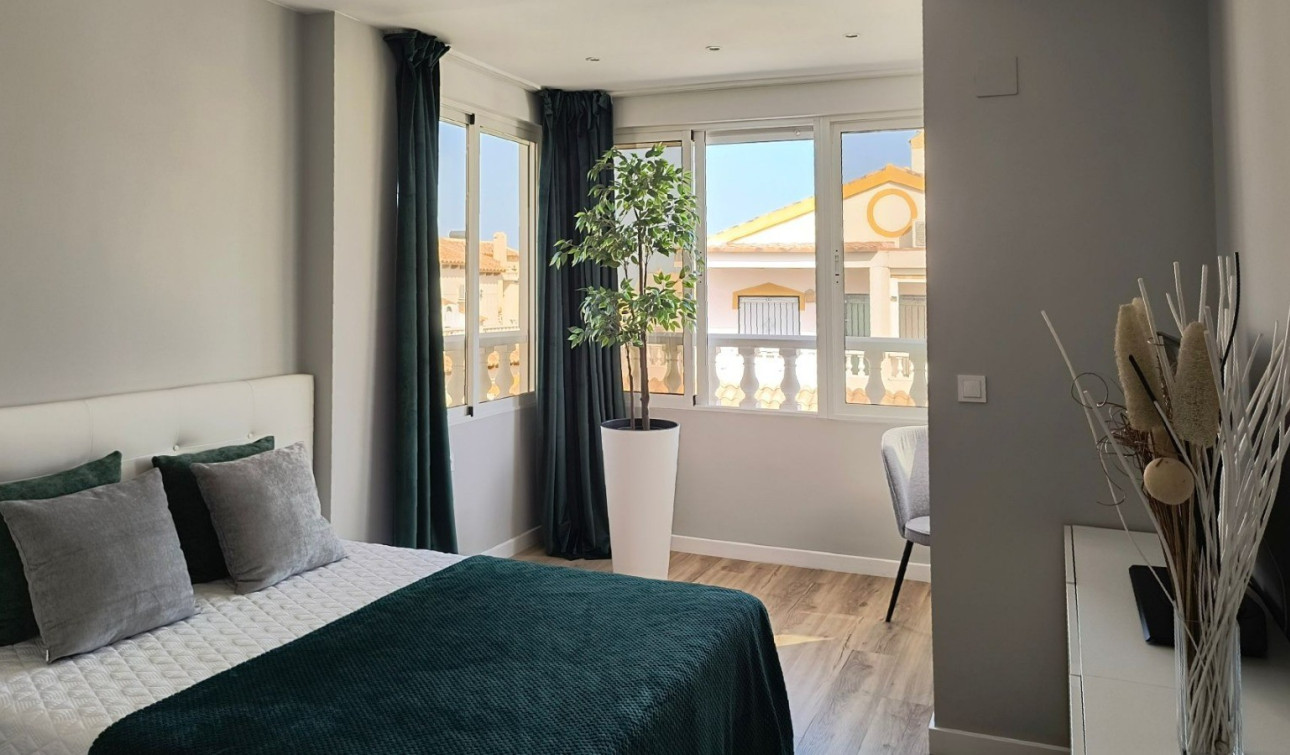 Herverkoop - Stadshuis - Orihuela Costa - Punta Prima